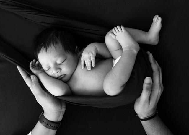 Newborn photograph 17