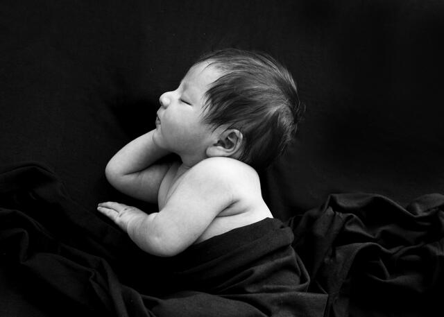 Newborn photograph 18