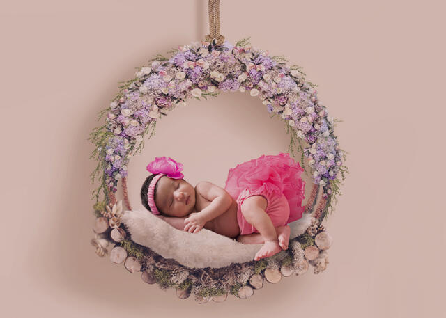 Newborn photograph 23
